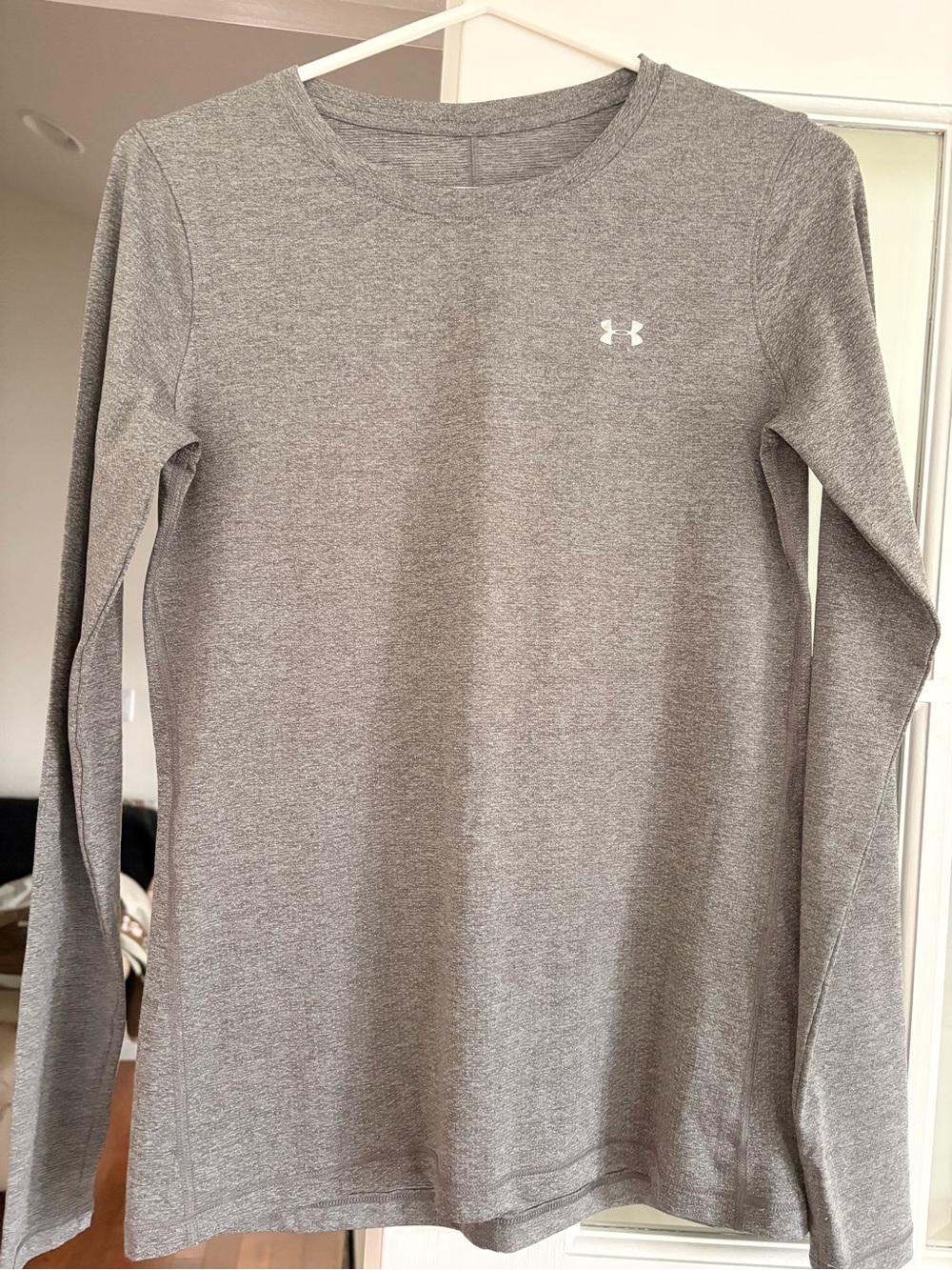 Under Armour Grey Long Sleeve Performance Shirt, Size XS/S